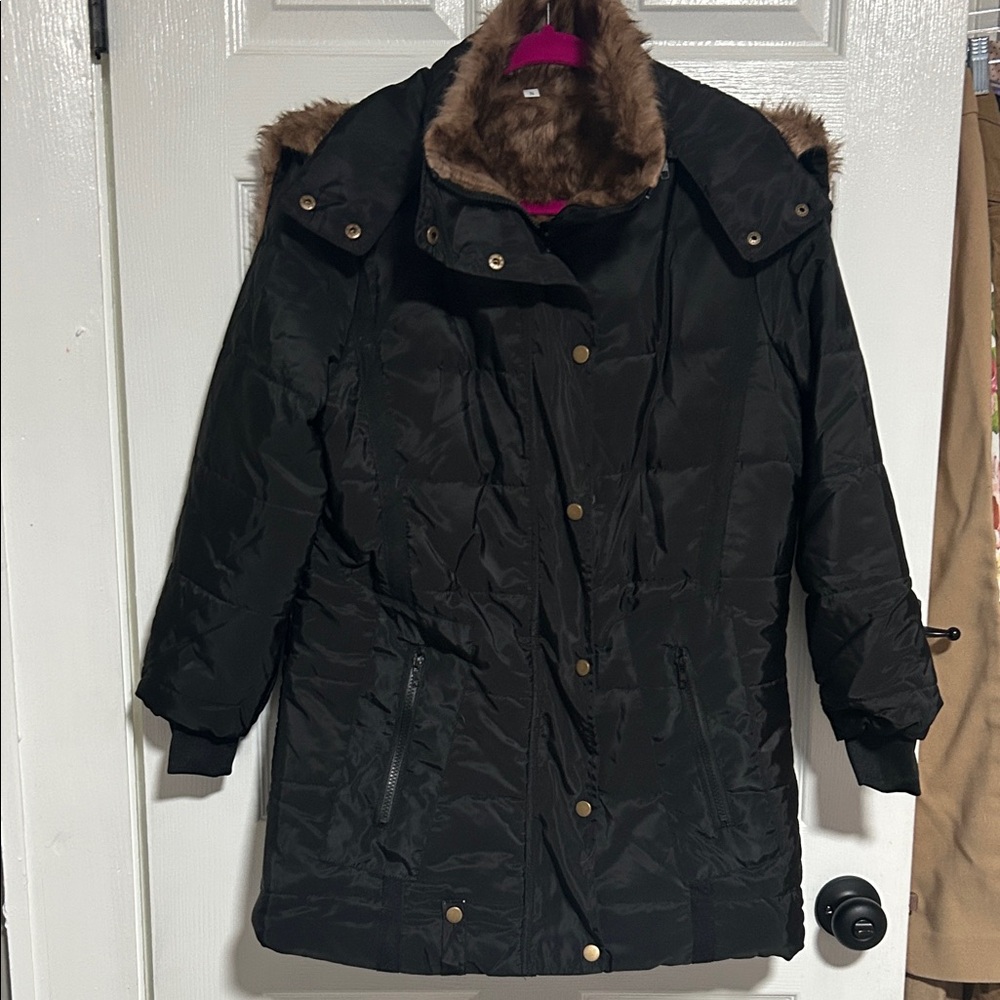 No brand Women's Black Fur-Trimmed Puffer Jacket